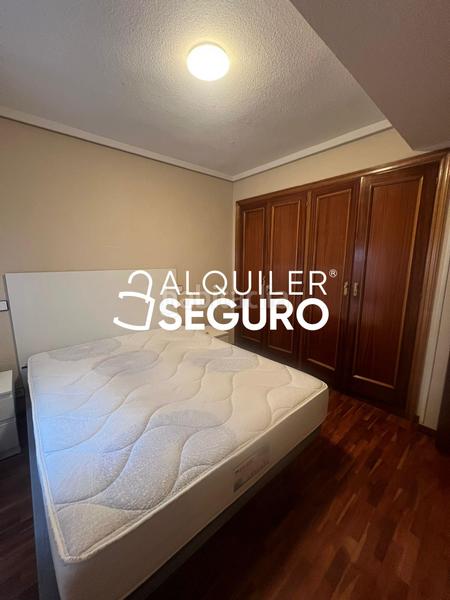 Foto 10f27b26-d599-4997-a0ef-75f5a4656c8b. Alquiler piso  c hermanos gómez en Ventas Madrid