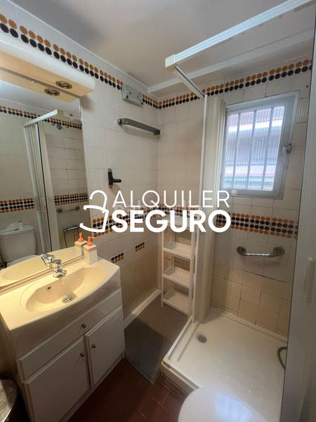 Foto 748b7e29-1259-4391-9788-01d1bdc74697. Alquiler piso  c hermanos gómez en Ventas Madrid