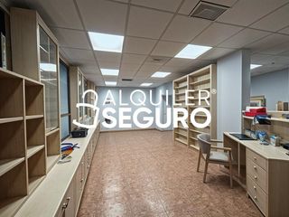 Business premise in Avenida De Belén