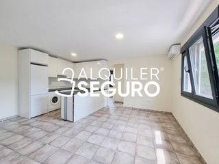 Rent Flat  Tienda. Piso c tienda valdemorillo