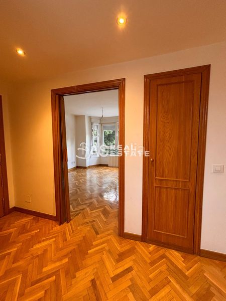 Foto 05e4e06a-74d1-489a-83ad-3ef8c9b66200. Pis a Numancia Madrid