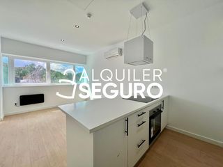 Rent Flat  De tenerife. Piso av. de tenerife san sebastián de los reyes