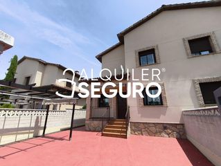 Lloguer Xalet  Castaños de la villa. Chalet c castaños de la villa la adrada