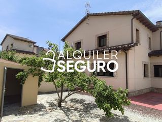 Location Chalet  Castaños de la villa. Chalet c castaños de la villa la adrada