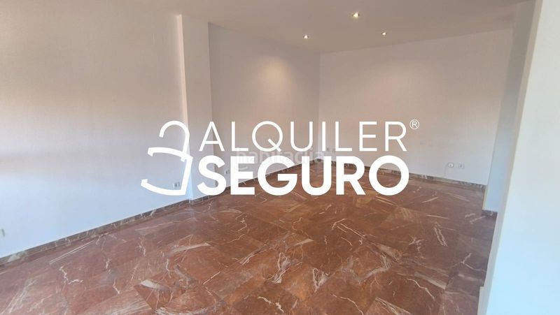 Foto 095944e7-20d6-4a86-a3fe-910182852446. Alquiler piso  av. alcalde luis uruñuela en colores - entreparques Sevilla