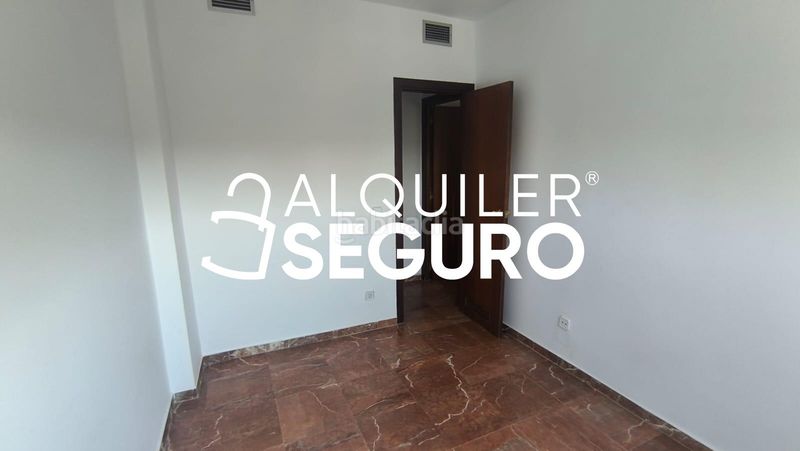 Foto f6465dd0-198a-43cb-9ee1-9b8104c11a57. Alquiler piso  av. alcalde luis uruñuela en colores - entreparques Sevilla