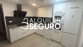 Location Appartement  Alcalde luis uruñuela. Piso av. alcalde luis uruñuela sevilla