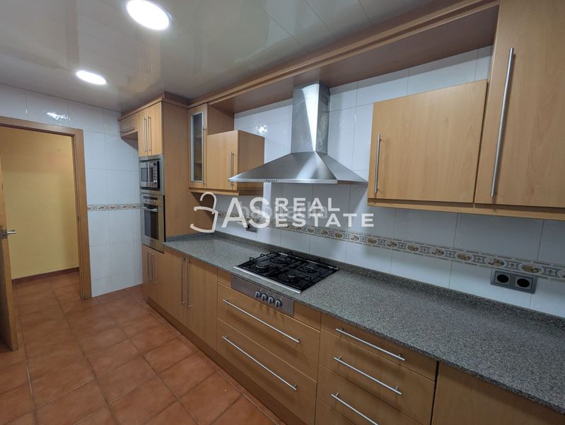 Foto c6668577-1650-4657-b824-7355eb5c48ee. Pis a Cementiri Vell Terrassa