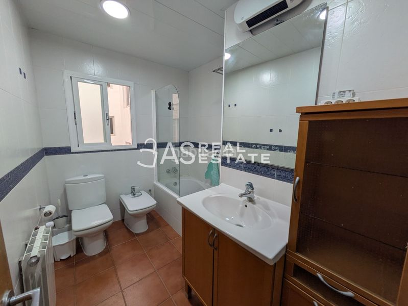 Foto fd1149d4-9515-42a5-83cc-e5512437d356. Pis a Cementiri Vell Terrassa