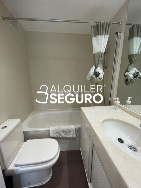 Foto 212b8096-9f65-4baf-ae90-6d8bcf5e2d3a. Miete etagenwohnung mit heizung parking pool in Castilla Madrid