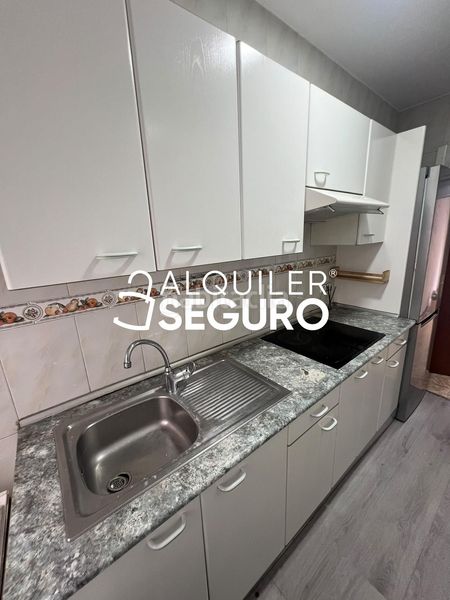 Foto 6d44deea-7a14-4538-a8e4-a1fec7725eeb. Alquiler piso  c carlos hernández en Ventas Madrid