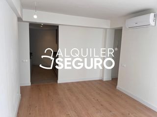 Rent Flat  Armengual de la mota. Piso c armengual de la mota málaga