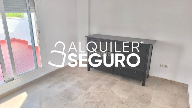 Foto b96073be-d8dd-4d85-8c1e-e52eb0a36b0a. Alquiler chalet  c maestro francisco rodríguez rodríguez en Bormujos