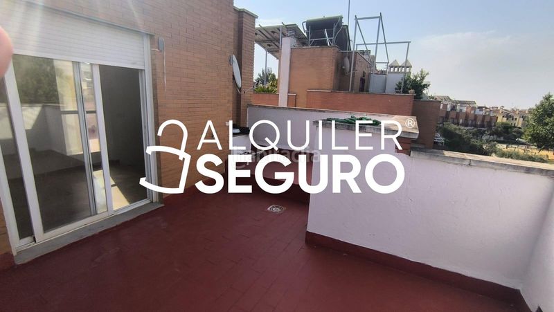 Foto cb040281-e2e4-4f47-8225-a78248469a8f. Alquiler chalet  c maestro francisco rodríguez rodríguez en Bormujos