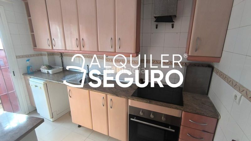Foto fa9a0fdd-2a0d-4c83-b2ef-b79849c29f60. Alquiler chalet  c maestro francisco rodríguez rodríguez en Bormujos