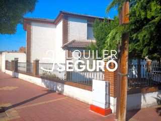Rent Chalet  De valladolid. Chalet av. de valladolid aldeamayor de san martín