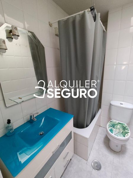 Foto 2c29e77c-184c-43f0-ab36-f76194212729. Alquiler estudio  c de joaquín lorenzo en Peñagrande Madrid