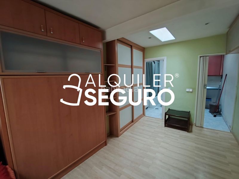 Foto b9f343a9-f0bc-4c2b-993a-a47e28e9fefd. Alquiler estudio  c de joaquín lorenzo en Peñagrande Madrid