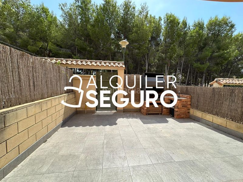 Foto 0d2a9e9a-5293-400e-b46b-fcc4a7f8d258. Alquiler chalet  c illes columbretes en Torre en Conill-Cumbres de San Antonio Bétera