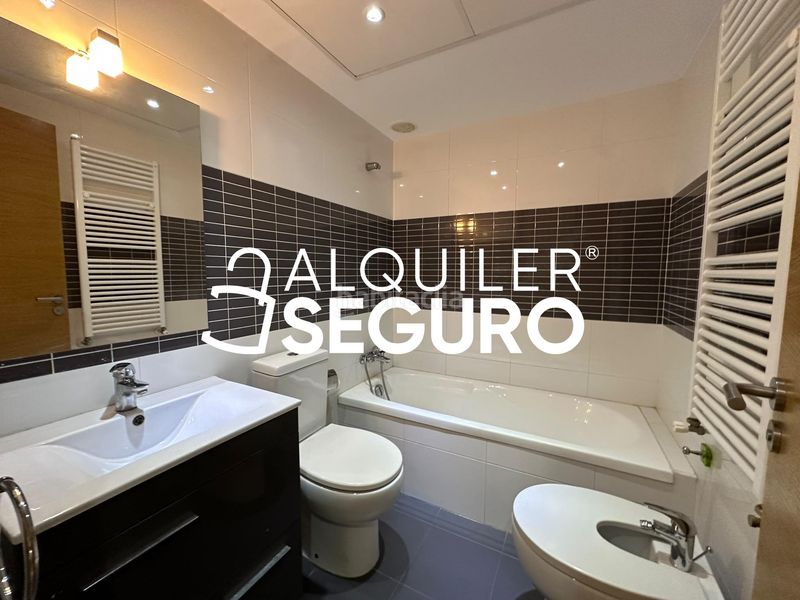 Foto 1fc49472-43ab-40d3-8540-52edeb9fbd04. Alquiler chalet  c illes columbretes en Torre en Conill-Cumbres de San Antonio Bétera