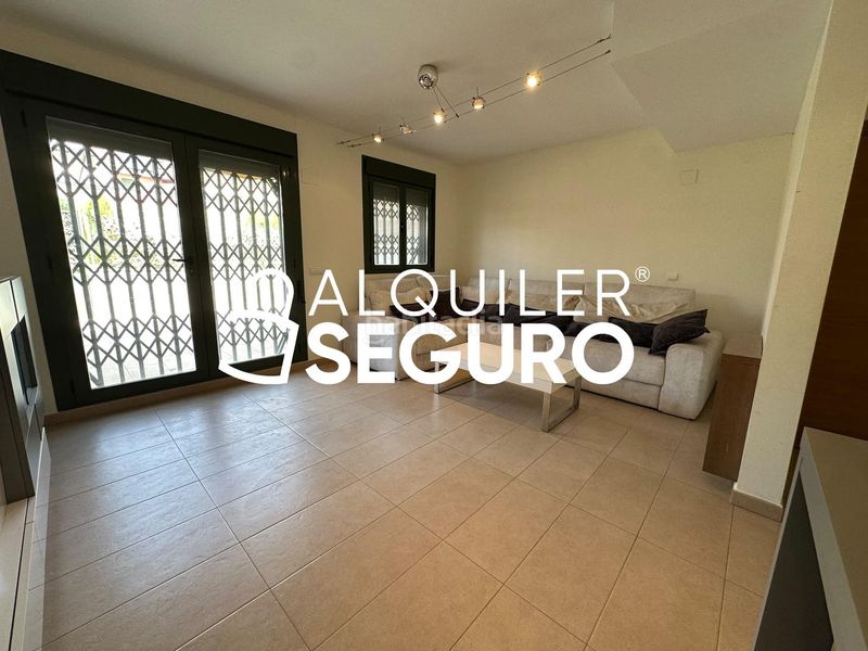 Foto 4286ef80-9dc5-4361-9605-29c5e971813a. Alquiler chalet  c illes columbretes en Torre en Conill-Cumbres de San Antonio Bétera
