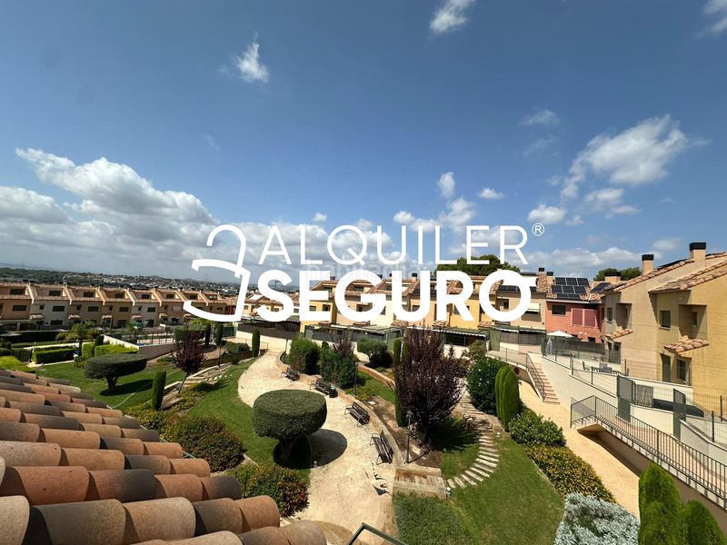 Foto 49d0192c-92c3-4683-8b17-cb26df088000. Alquiler chalet  c illes columbretes en Torre en Conill-Cumbres de San Antonio Bétera