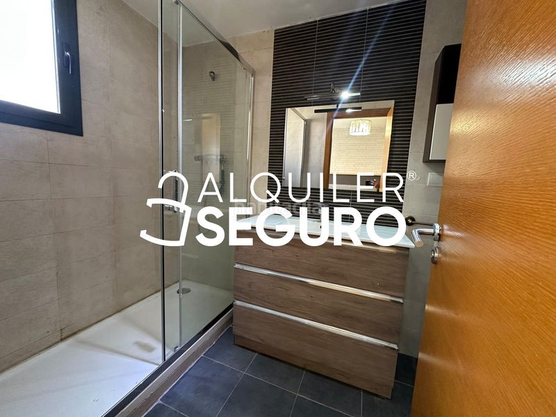 Foto 6f0c3023-7a71-4fbd-94eb-176c65ff47c2. Alquiler chalet  c illes columbretes en Torre en Conill-Cumbres de San Antonio Bétera