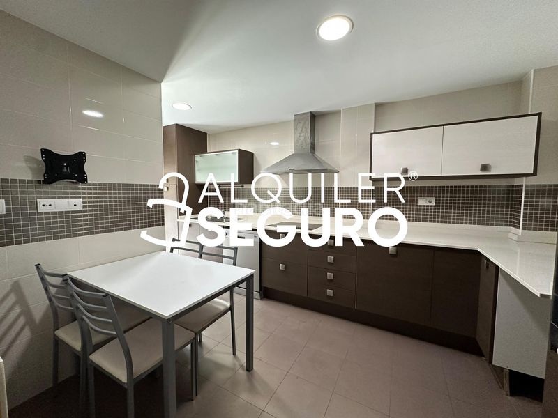 Foto bc236ef1-57a4-4ced-961d-510071b37262. Alquiler chalet  c illes columbretes en Torre en Conill-Cumbres de San Antonio Bétera