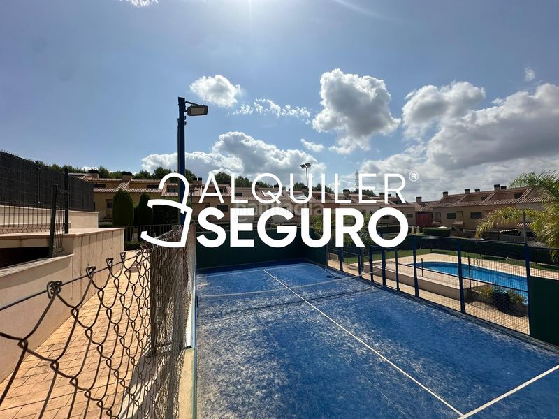 Foto e35eabd4-d45c-4a25-9be0-8ce57a7051e4. Alquiler chalet  c illes columbretes en Torre en Conill-Cumbres de San Antonio Bétera