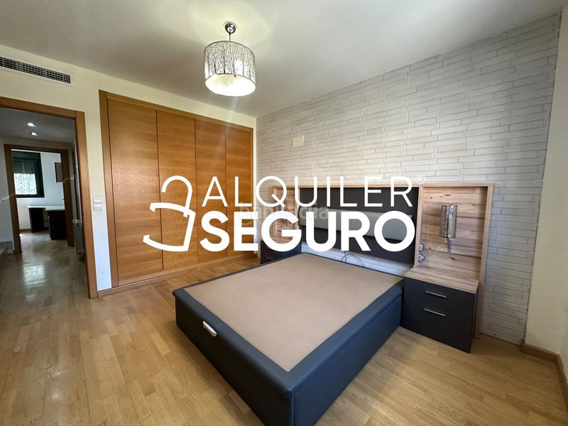 Foto e76f8633-bdc6-4a53-8856-fbbaf17d2e70. Alquiler chalet  c illes columbretes en Torre en Conill-Cumbres de San Antonio Bétera