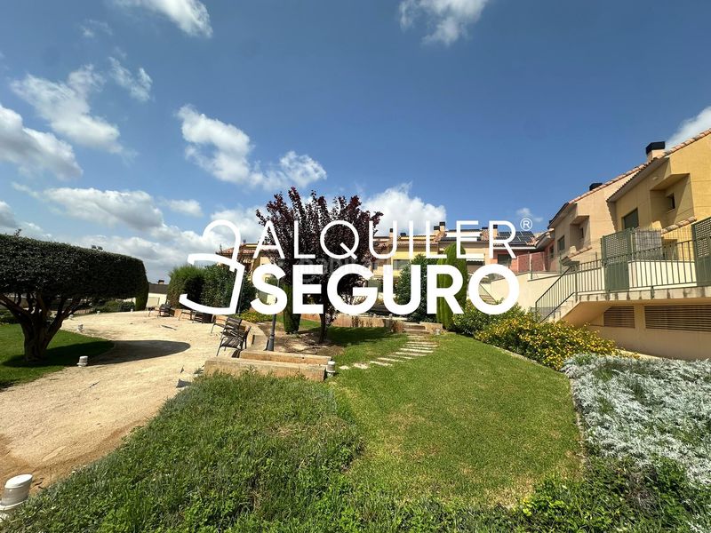 Foto fda06dbe-9592-4674-b608-81d471796563. Alquiler chalet  c illes columbretes en Torre en Conill-Cumbres de San Antonio Bétera