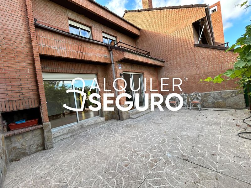 Foto 3ca0f32a-7342-4254-ac81-3c1a4e039bd5. Alquiler chalet  c de los naranjos rivasvaciamadrid en Rivas - Vaciamadrid