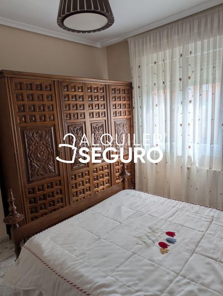 Foto 0fae9143-7147-4889-a554-4d984fd20c84. Lloguer pis amb calefacció aparcament a Alameda Cuenca