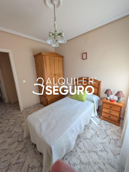 Foto 5a8c0222-f8a3-4f5e-b022-e7464827305b. Lloguer pis amb calefacció aparcament a Alameda Cuenca