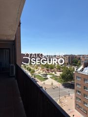 Flat in Cardenal Vicente Enrique y Tarancón