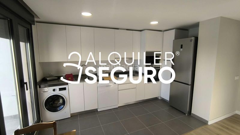 Foto 03cd36f9-ad86-49b3-8c79-12990bfddff4. Miete etagenwohnung mit parking pool in colores - entreparques Sevilla
