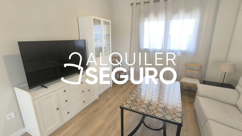 Foto 4173bf92-2208-462a-979f-8029cde3aa05. Miete etagenwohnung mit parking pool in colores - entreparques Sevilla