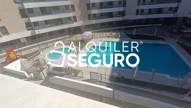 Foto a0299228-b52e-41c2-a1c6-e2f6dc680076. Miete etagenwohnung mit parking pool in colores - entreparques Sevilla