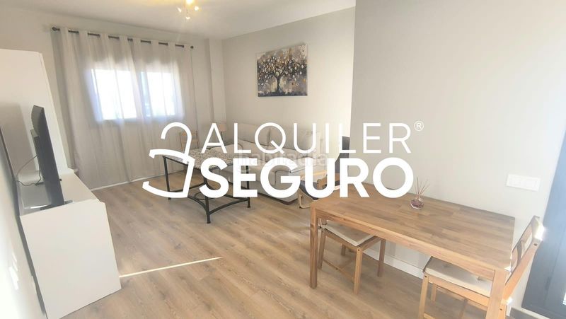 Foto cf63e6bf-e143-4131-a347-31280d55c701. Miete etagenwohnung mit parking pool in colores - entreparques Sevilla