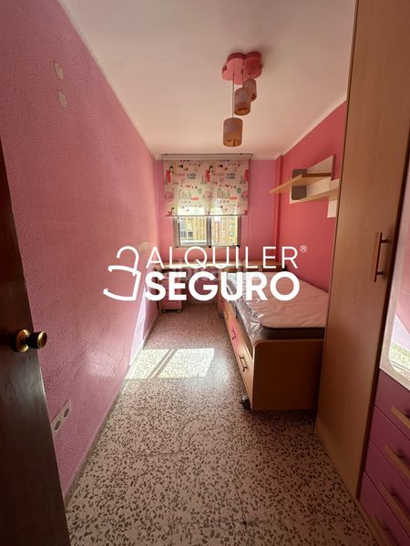 Foto db6ac9df-9178-4274-9b37-c47a1a99b57a. Alquiler piso  c orfebre en Parque Victoria Eugenia Málaga