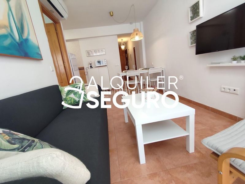 Foto 69bbcb85-acb6-4e6c-8b08-734c89f72697. Rent flat with heating in Centro Nerja