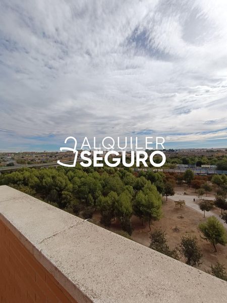 Foto 058c98a5-b9a5-48a8-b874-cc9a66616ec9. Miete etagenwohnung mit heizung parking pool in Butarque Madrid