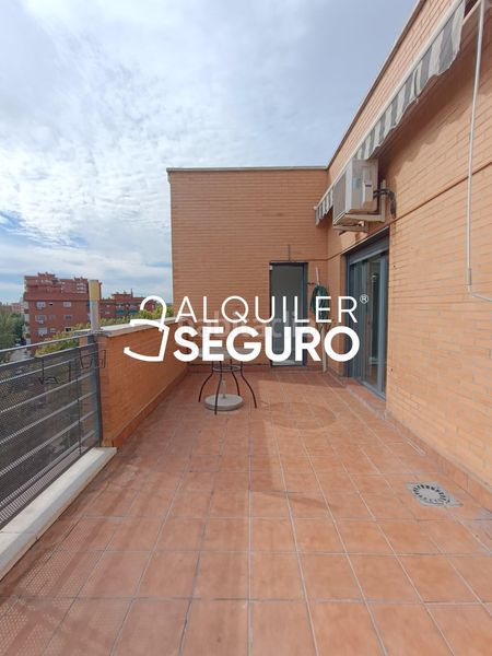 Foto 113c99d2-f741-43b3-8d13-b05a4b4f6be9. Miete etagenwohnung mit heizung parking pool in Butarque Madrid