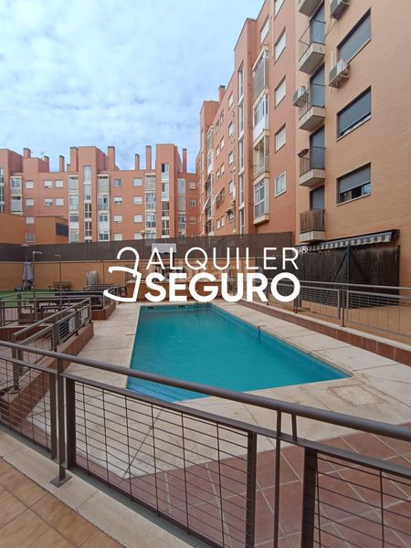 Foto 19cb620e-df02-4fab-84df-2d80b7343f99. Miete etagenwohnung mit heizung parking pool in Butarque Madrid
