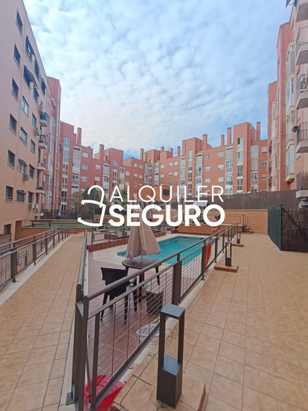 Foto 5e004b10-b200-476d-abd4-3858b524bdc4. Miete etagenwohnung mit heizung parking pool in Butarque Madrid