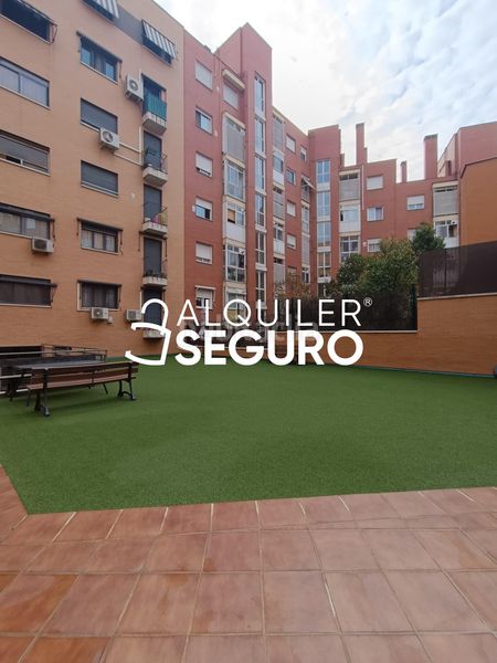 Foto 8b567a2d-7162-49f4-ae8c-ac6ce84bccae. Miete etagenwohnung mit heizung parking pool in Butarque Madrid