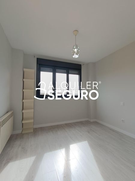 Foto 9aed1a97-da09-425c-b2cb-17c905288b6c. Miete etagenwohnung mit heizung parking pool in Butarque Madrid