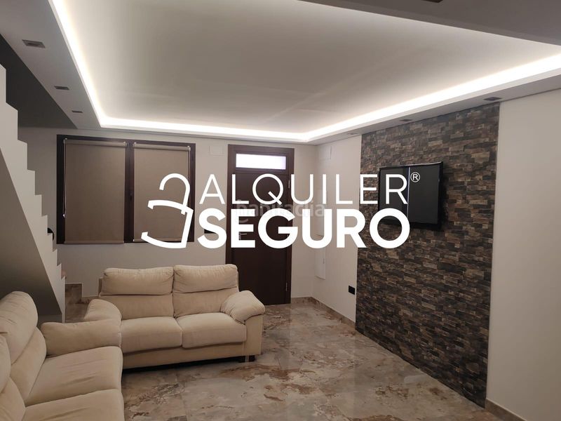 Foto 79ea04a9-ff49-477a-9dad-c2b8cdb0ac47. Alquiler chalet  c san juan en Jun