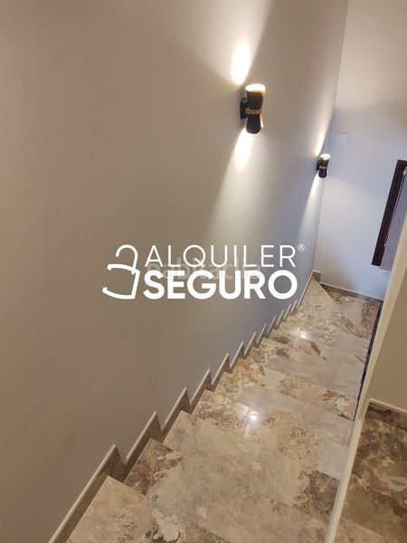 Foto a3a98de3-f1a7-4e90-b5c2-0bf9d33aa1b4. Alquiler chalet  c san juan en Jun