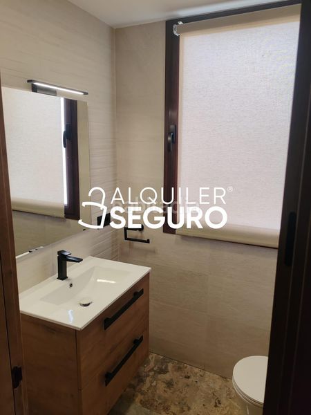 Foto f5247a6a-8314-4e47-a2b6-58cc2129cb5f. Alquiler chalet  c san juan en Jun